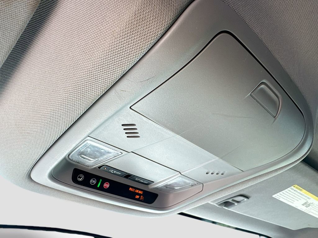 Used 2021 GMC Acadia SLE image 17