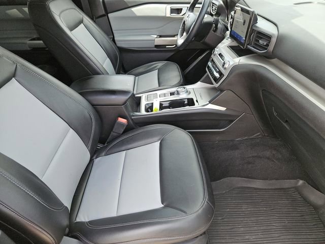 Used 2023 Ford Explorer XLT w/ Equipment Group 202A image 34