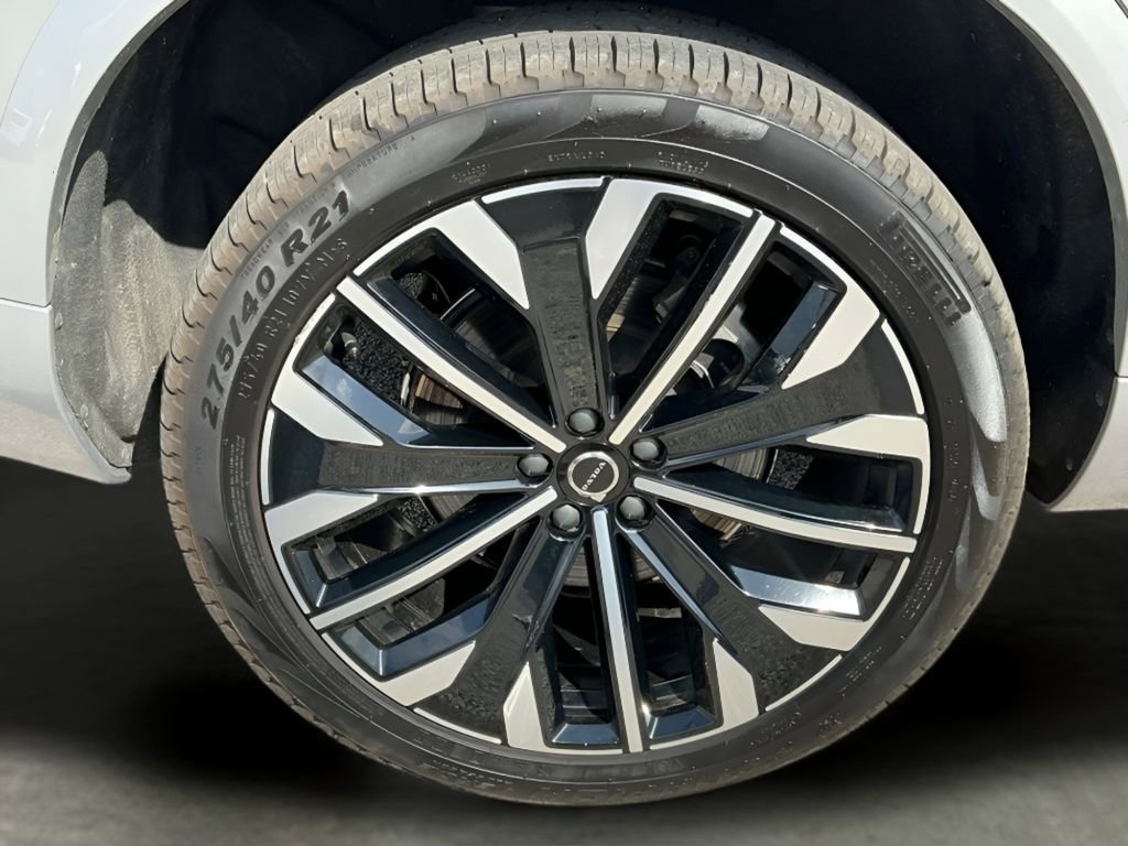 Used 2025 Volvo XC90 B6 Plus AWD/4WD image 11