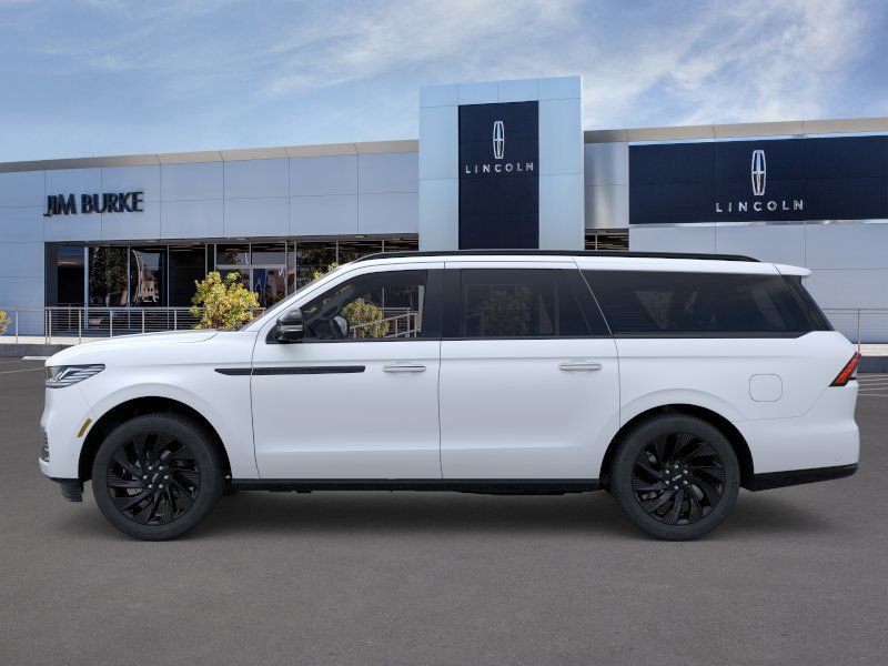 New 2026 Lincoln Navigator L Reserve AWD/4WD image 3
