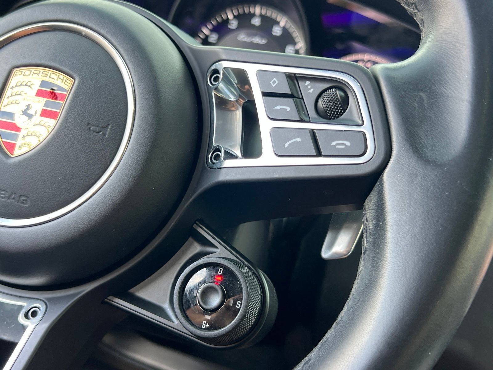 Certified 2023 Porsche Cayenne Turbo AWD/4WD image 26