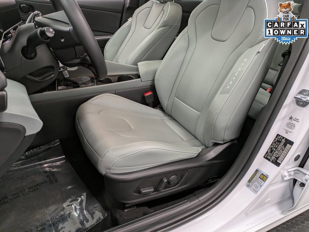 Used 2025 Hyundai Elantra Limited image 12
