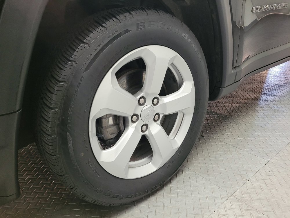 Used 2020 Jeep Compass Latitude w/ Safety & Security Group FWD image 31