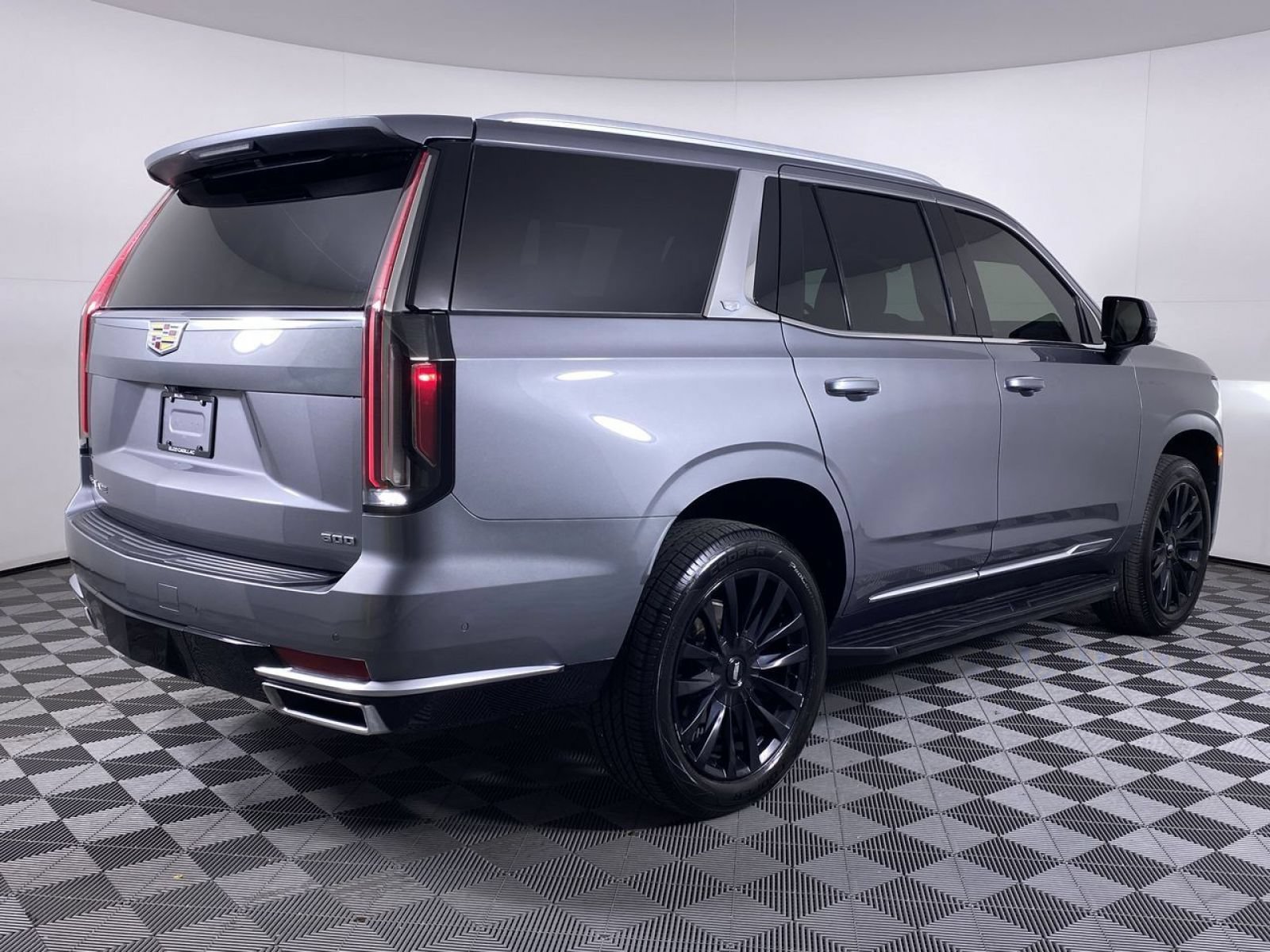 Certified 2021 Cadillac Escalade Premium Luxury AWD/4WD image 21