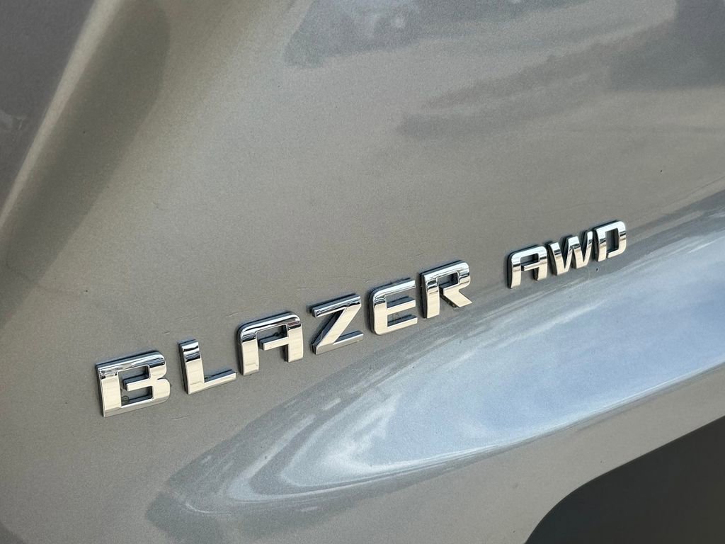 Used 2025 Chevrolet Blazer LT image 11