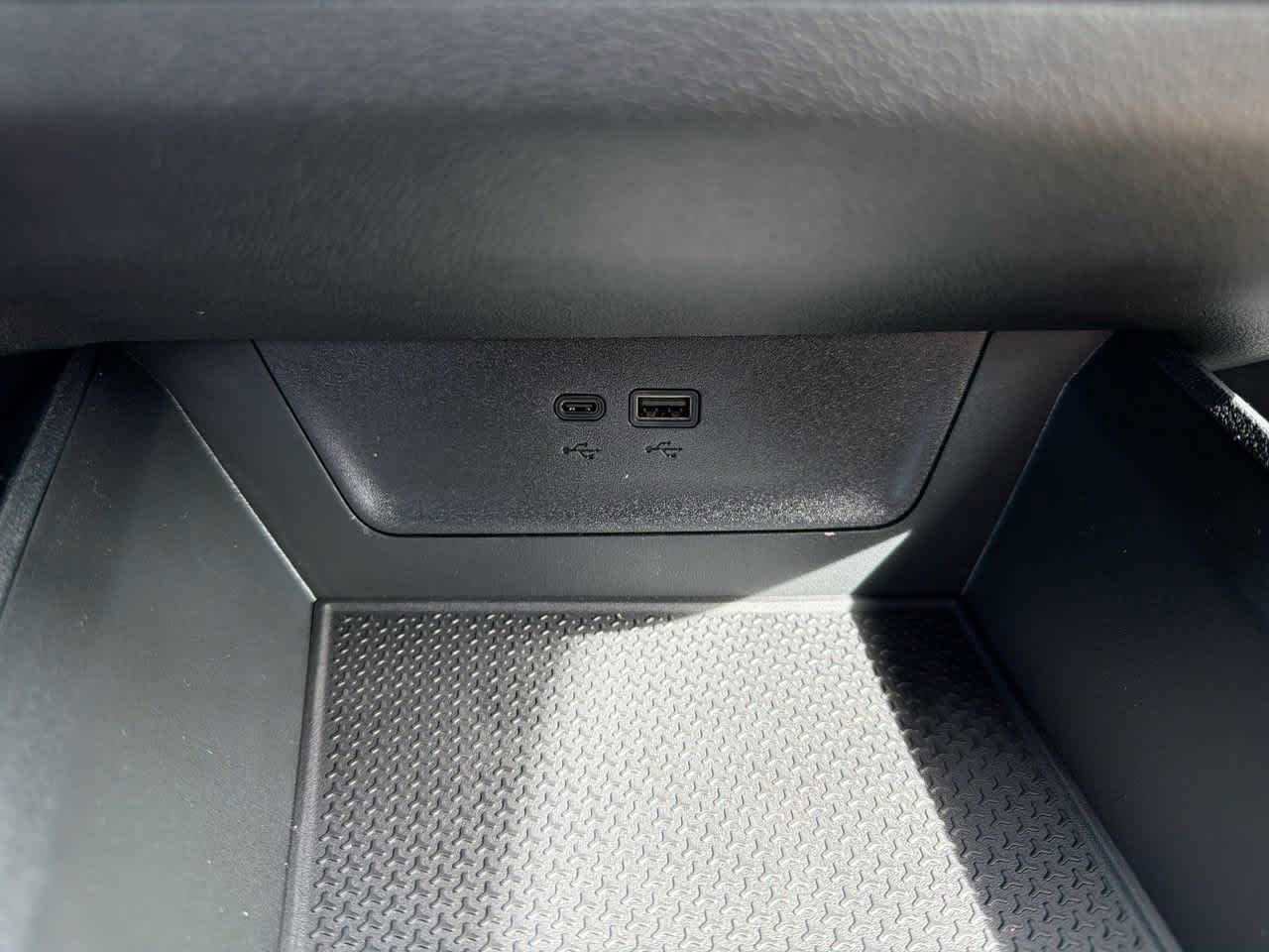 New 2026 Chevrolet Equinox ACTIV w/ Convenience Package III FWD image 22