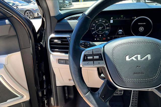 Used 2024 Kia Telluride SX Prestige w/ Towing Package image 24