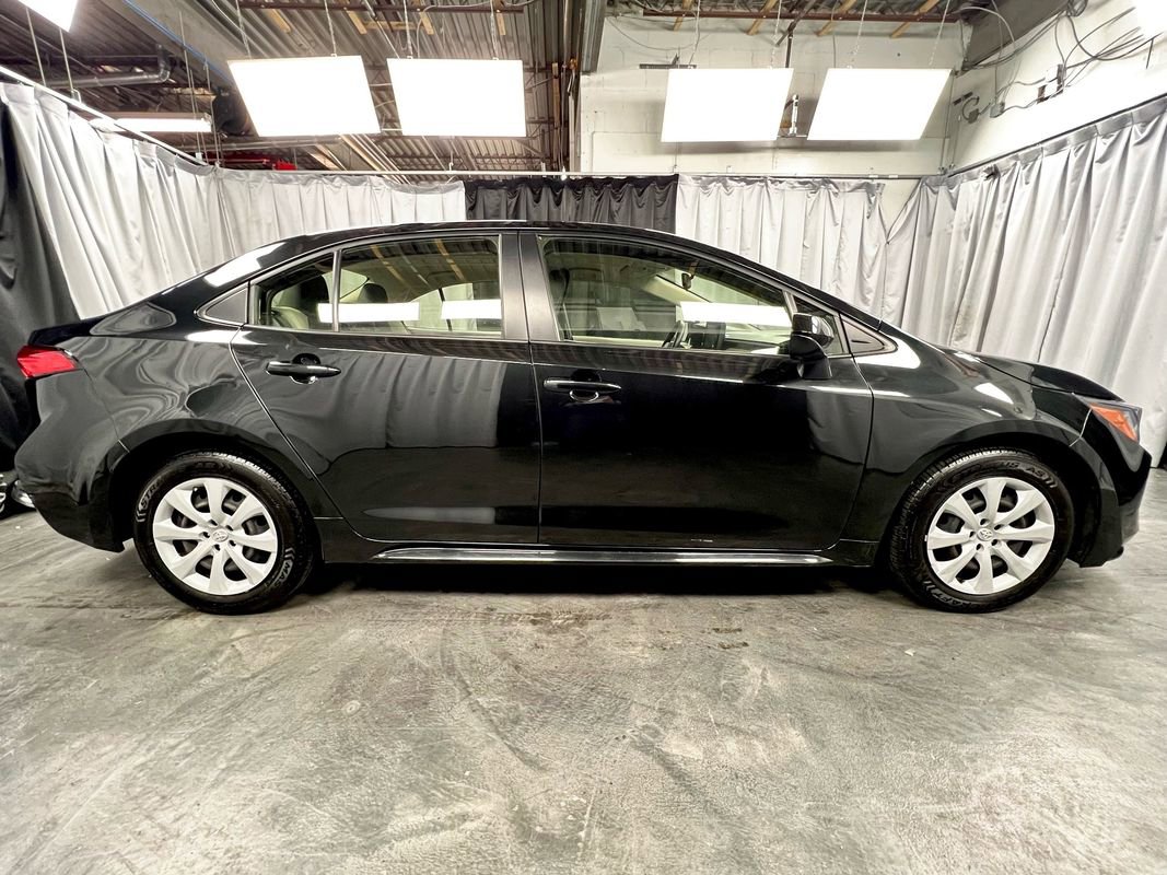 Used 2022 Toyota Corolla LE image 5