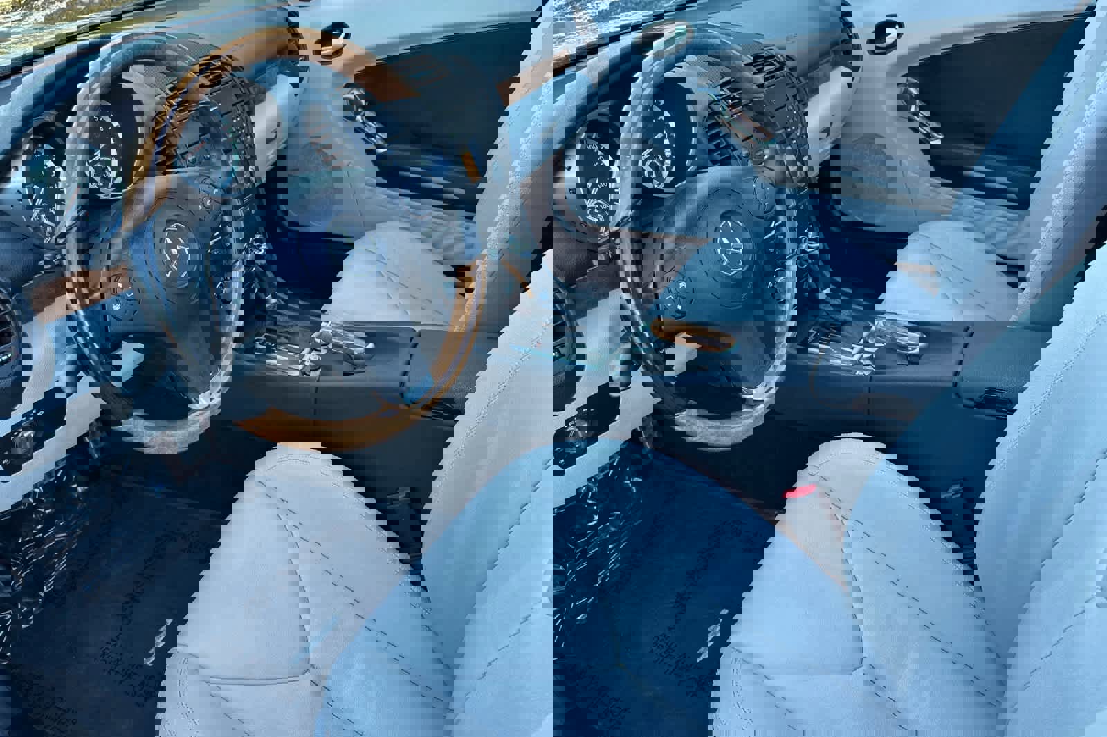 Used 2010 Mercedes-Benz SLK 300 image 9