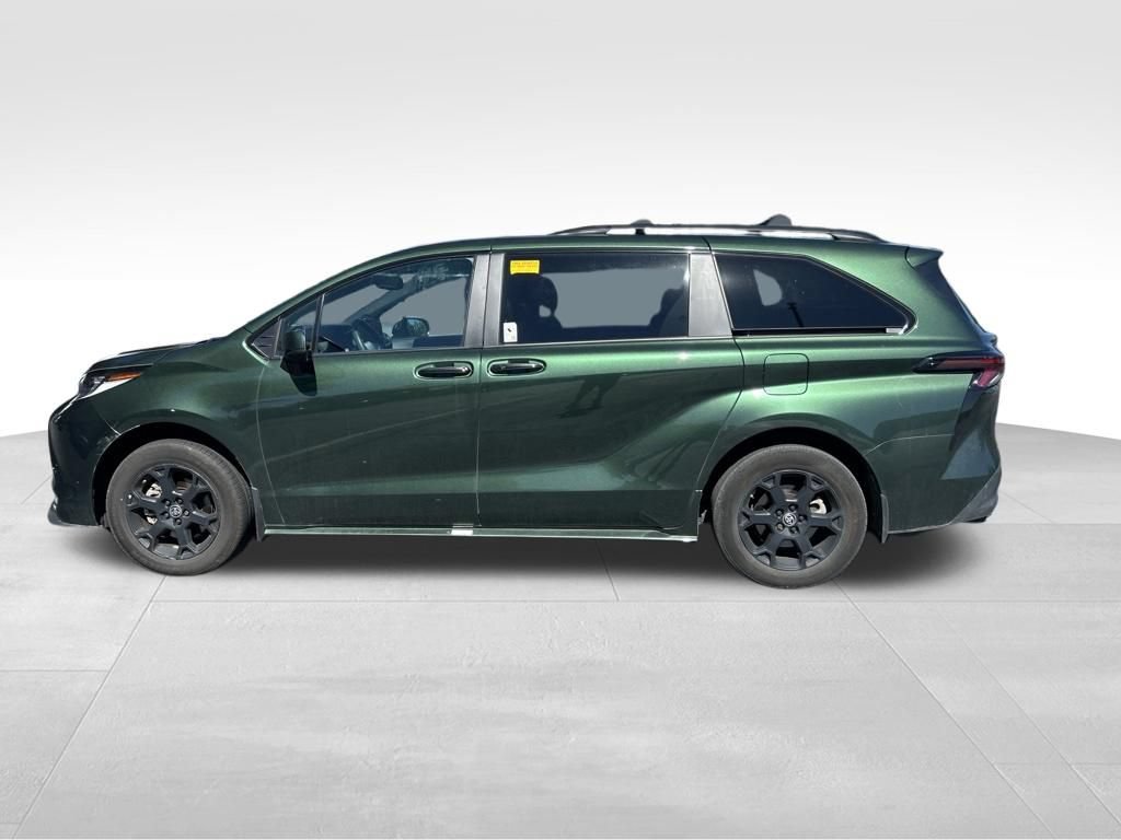 Used 2025 Toyota Sienna XLE Woodland Edition AWD/4WD image 2