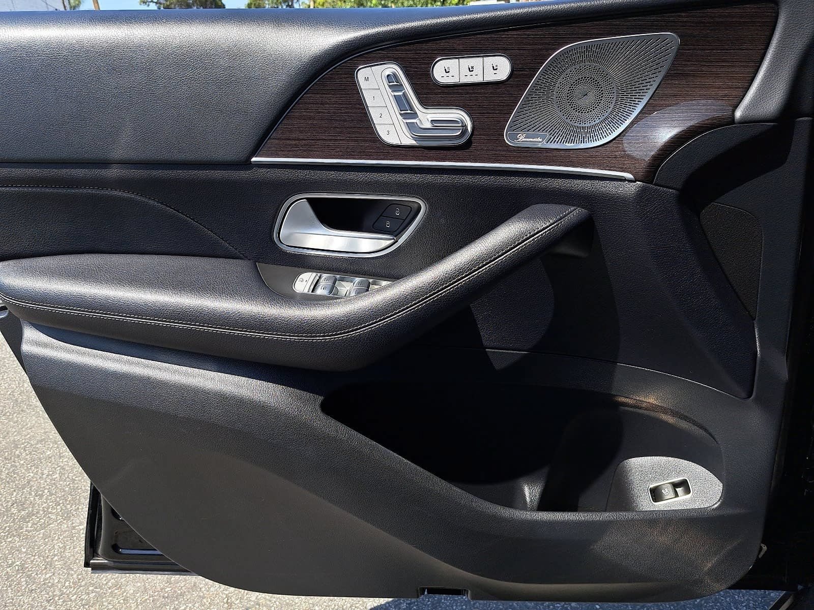 Used 2023 Mercedes-Benz GLS 450 4MATIC image 30