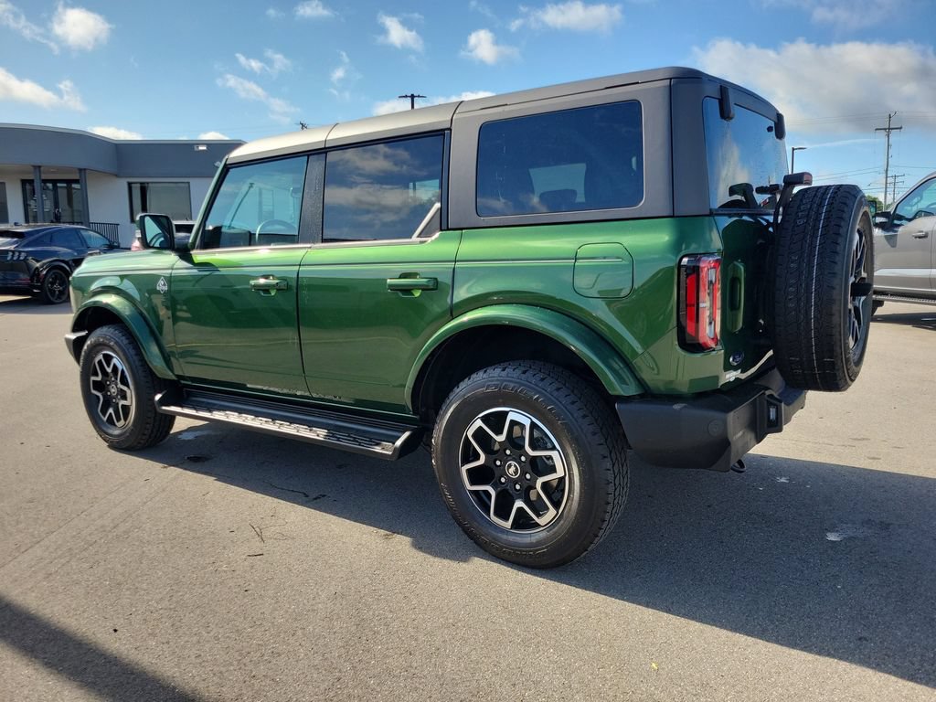 Used 2025 Ford Bronco Outer Banks AWD/4WD image 3