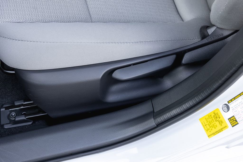 Used 2025 Toyota Prius LE image 12