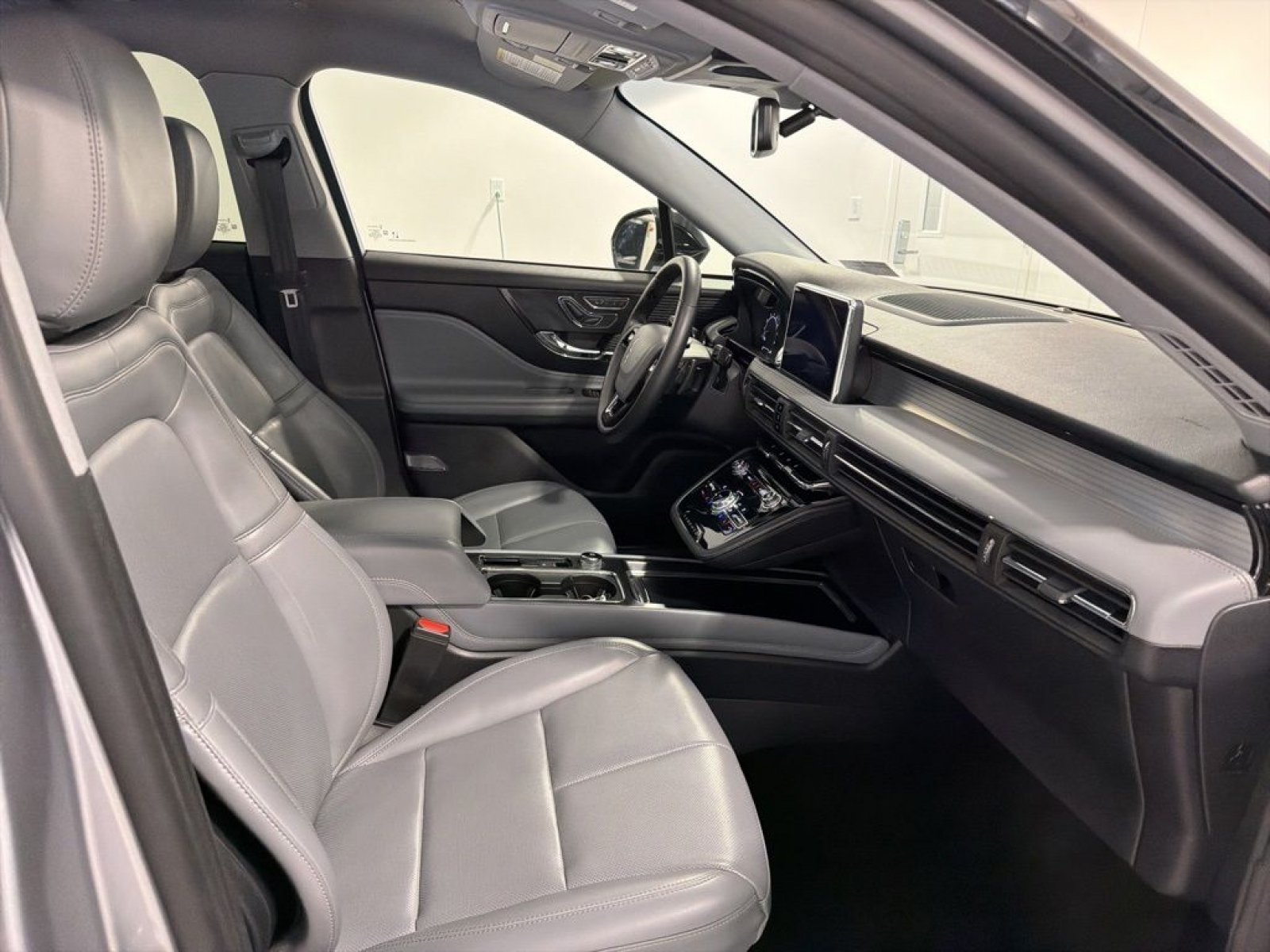 Used 2022 Lincoln Corsair AWD w/ Equipment Group 101A image 24