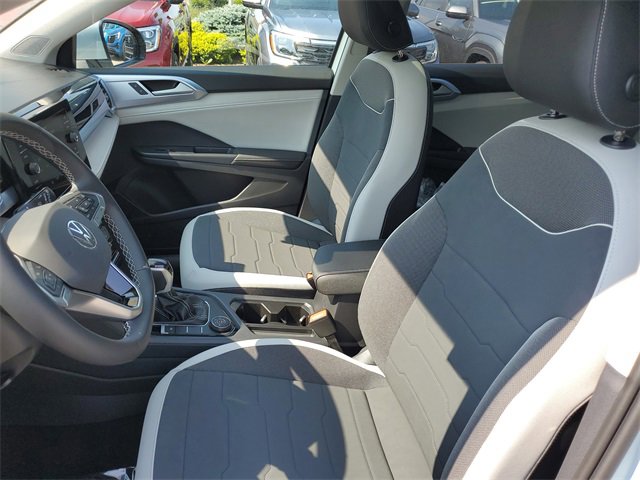 New 2025 Volkswagen Taos SE image 16