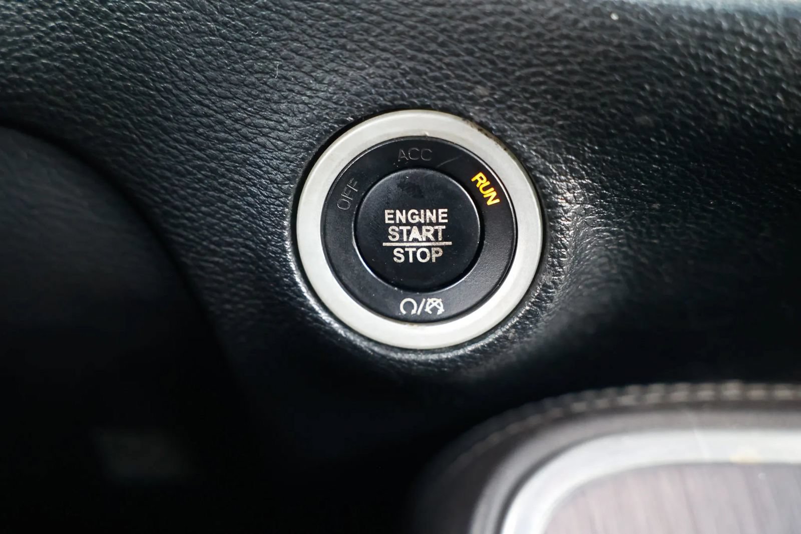 Used 2017 Dodge Challenger R/T Scat Pack RWD image 29