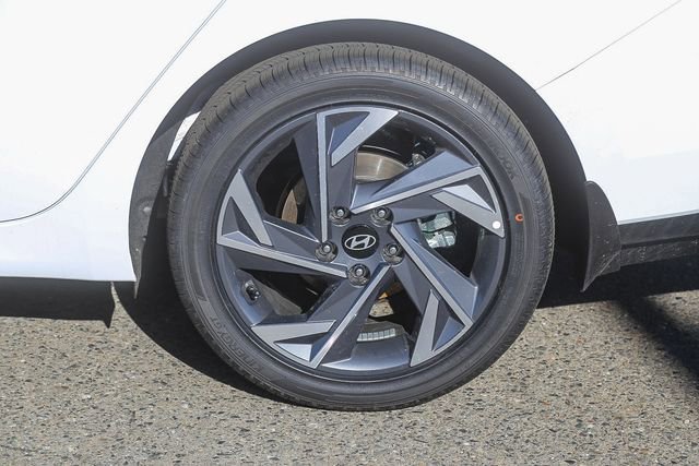 New 2026 Hyundai Elantra Limited FWD image 12