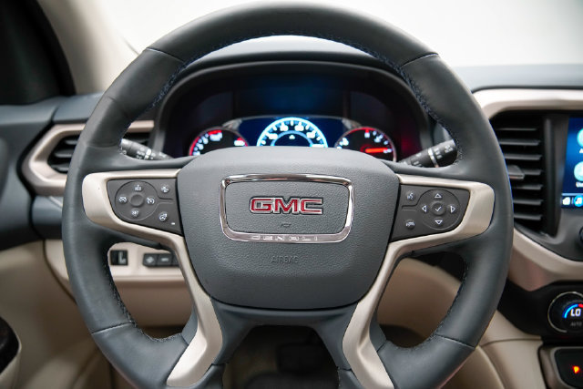 Used 2023 GMC Acadia Denali w/ Denali Technology Package AWD/4WD image 15