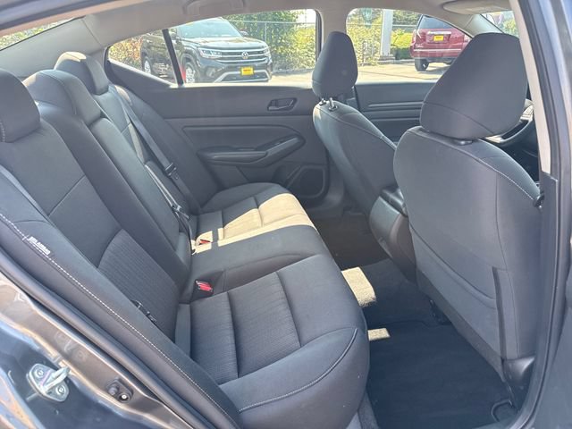 Used 2024 Nissan Altima 2.5 SV FWD image 10