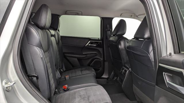 Used 2024 Mitsubishi Outlander SE image 19