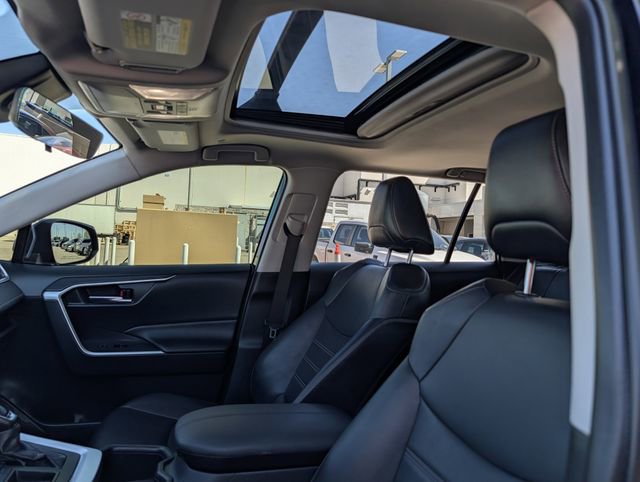 Used 2023 Toyota RAV4 XLE Premium image 27