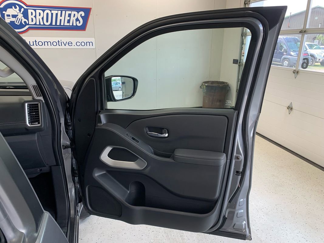 Used 2022 Nissan Frontier SV image 26