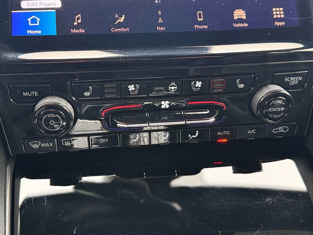 Used 2024 Jeep Grand Cherokee L Limited w/ Luxury Tech Group II image 17