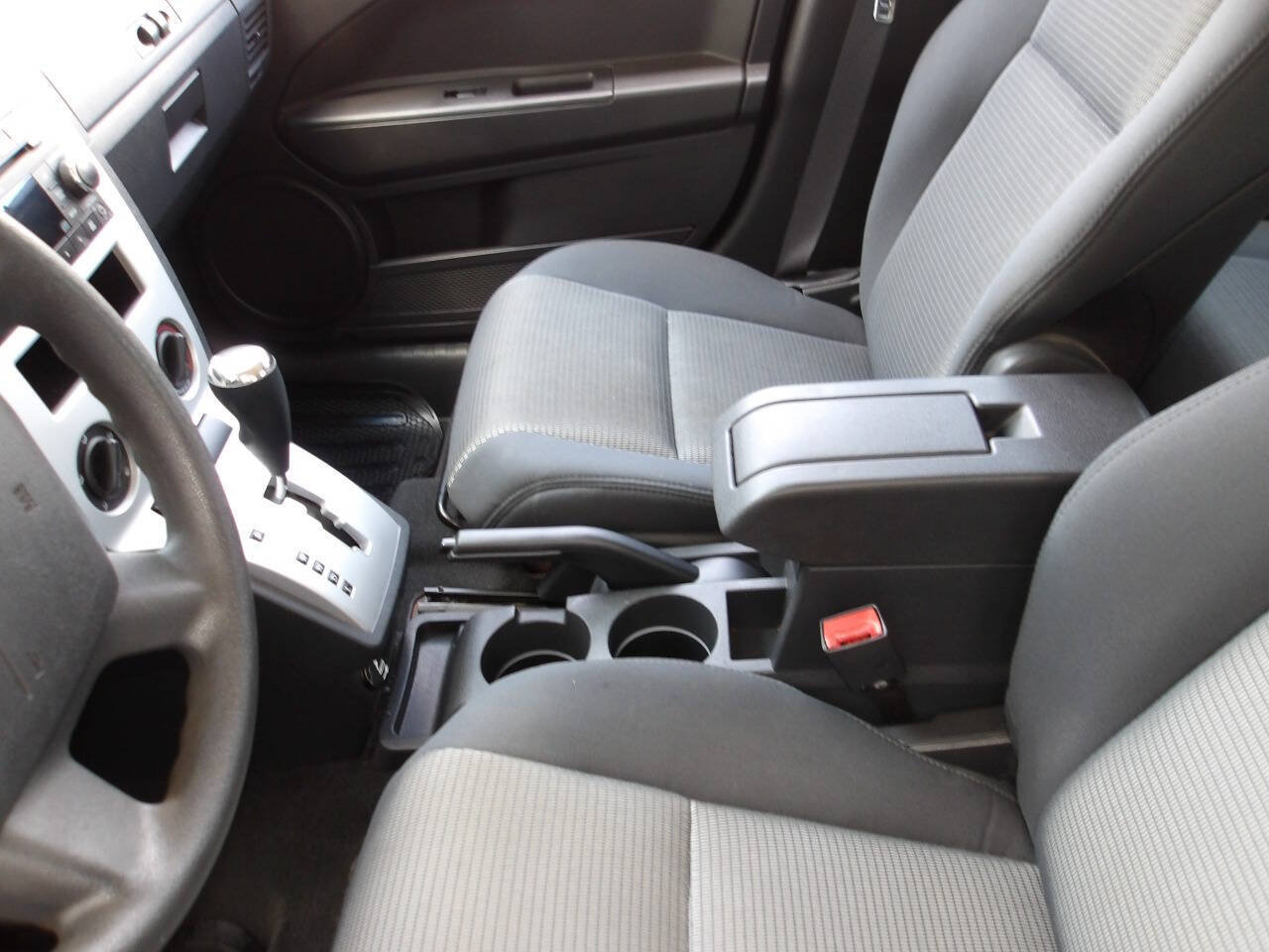 Used 2009 Dodge Caliber SXT FWD image 17
