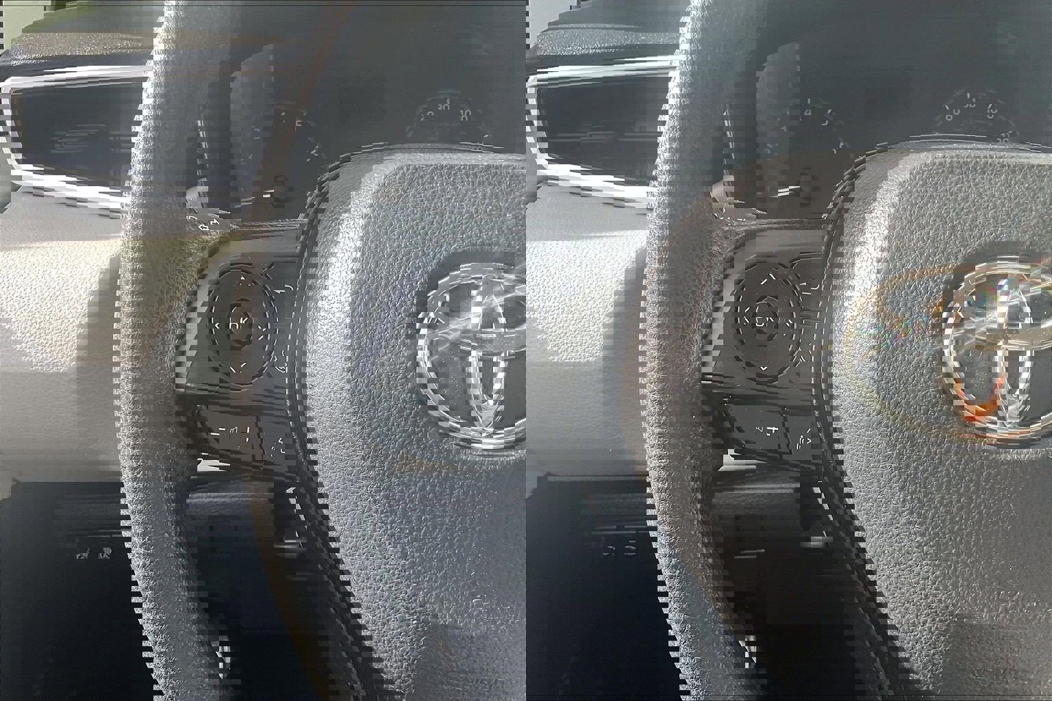 Used 2023 Toyota Corolla LE w/ Carpet Mat Package (TMS) image 23