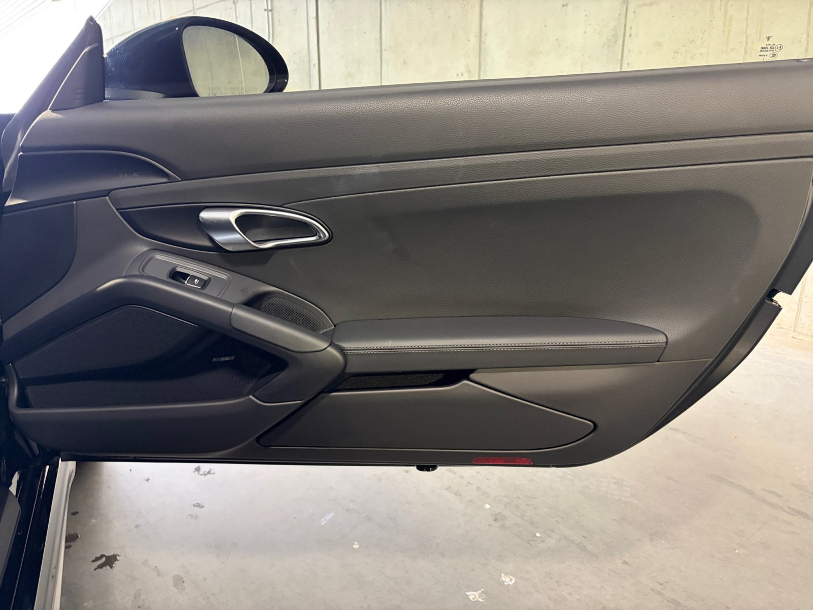 Certified 2025 Porsche 718 Boxster S RWD image 24