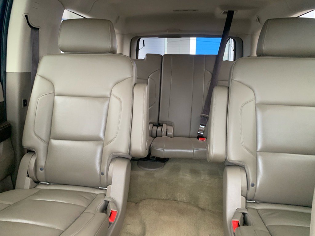 Used 2017 Chevrolet Suburban LT image 14