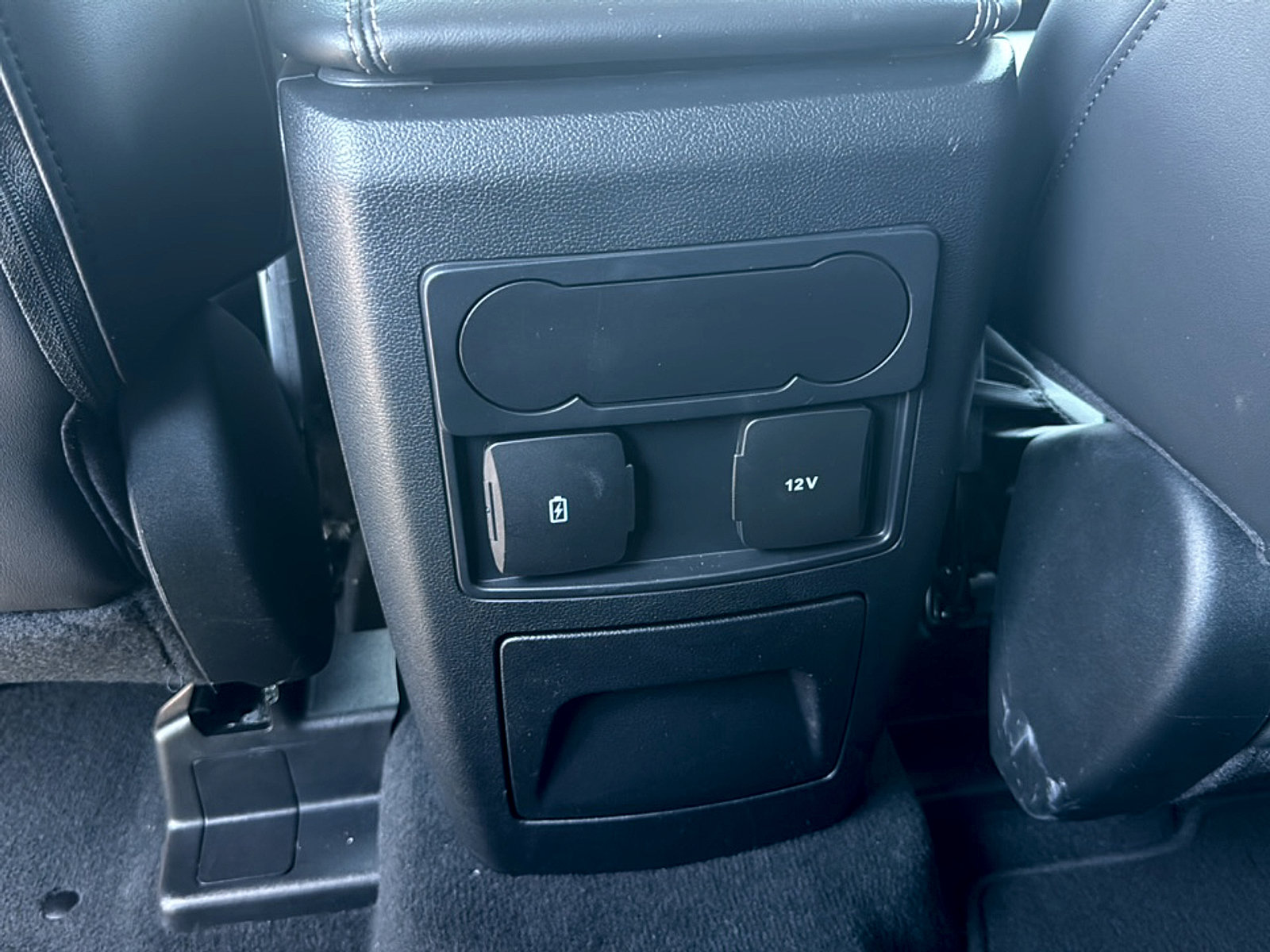 Used 2022 Ford Explorer XLT w/ Equipment Group 202A RWD image 23