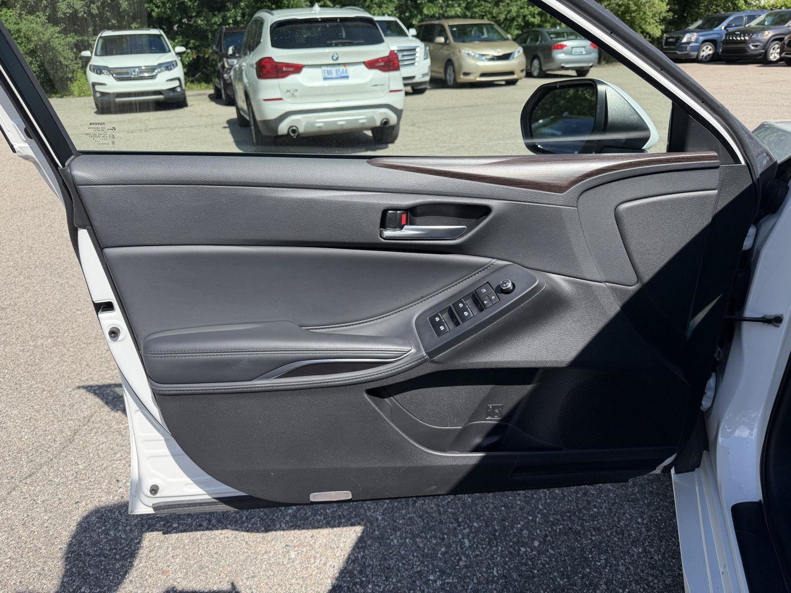 Used 2021 Toyota Avalon XLE FWD image 10