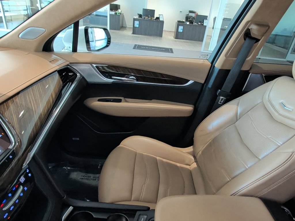 Certified 2022 Cadillac XT6 Premium Luxury w/ Platinum Package AWD/4WD image 12