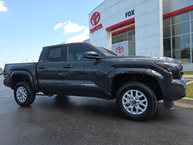 Used 2026 Toyota Tacoma SR5 AWD/4WD image 1