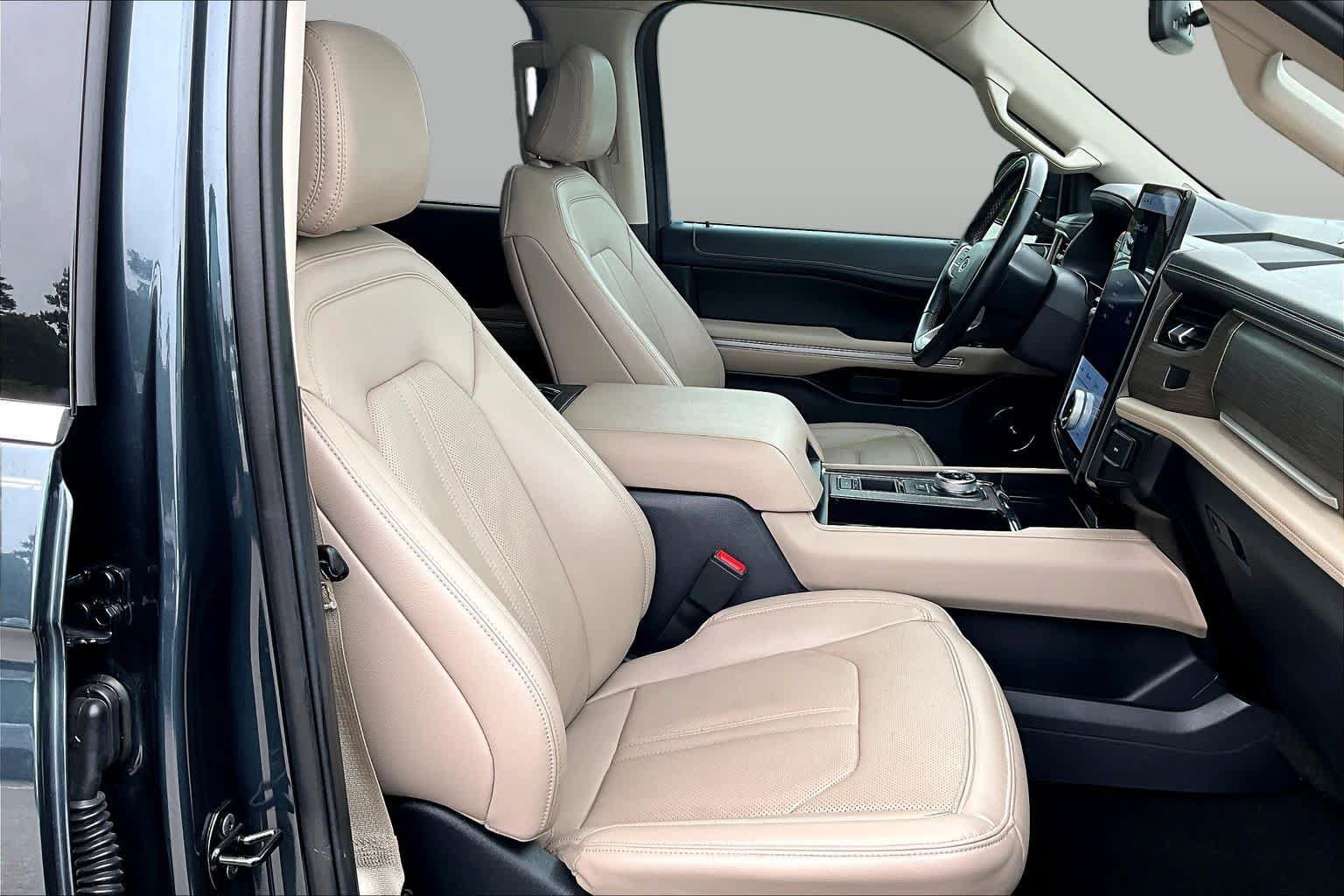 Used 2024 Ford Expedition Limited RWD image 8