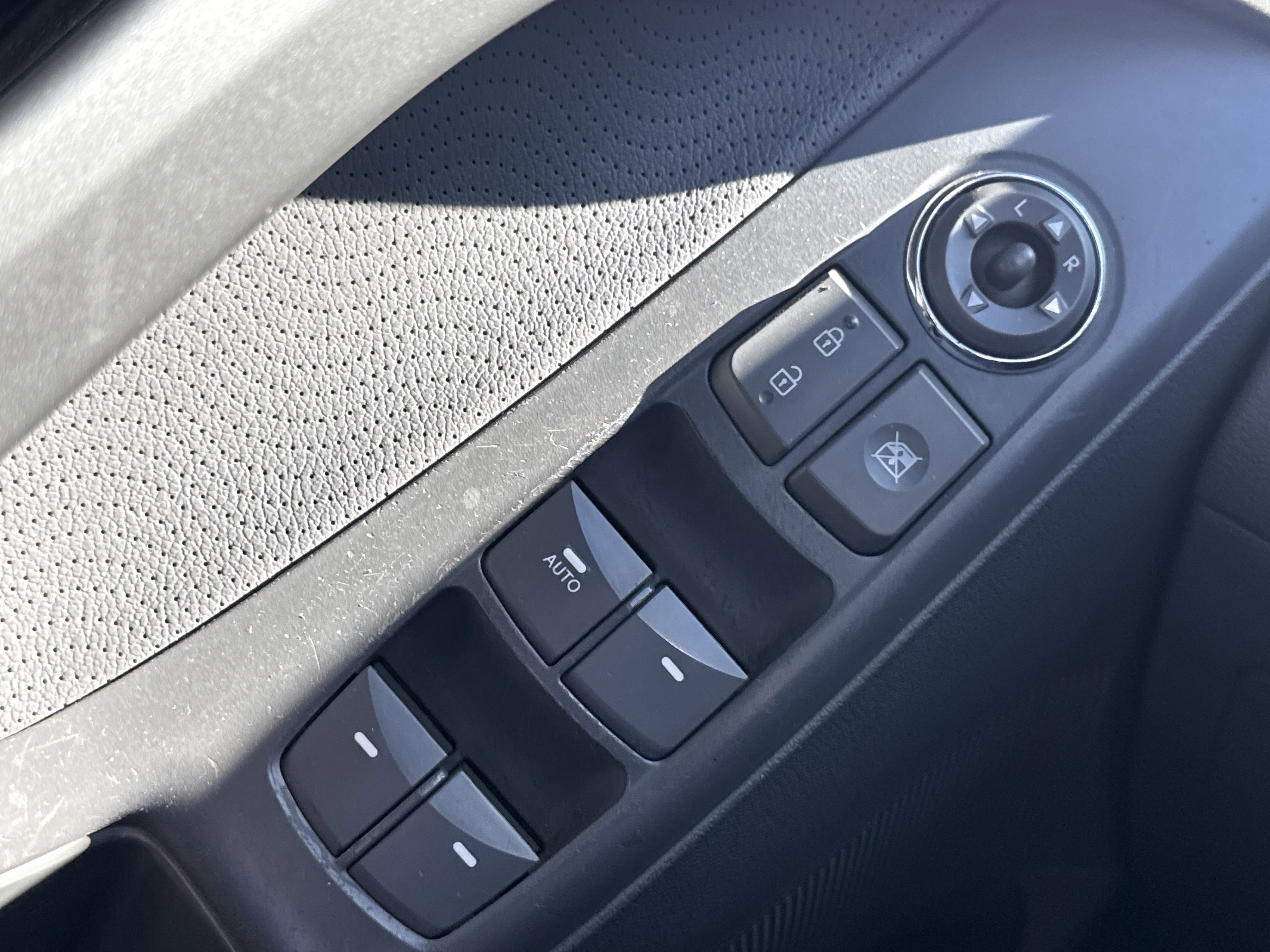 Used 2013 Hyundai Elantra Limited w/ Technology Pkg image 22