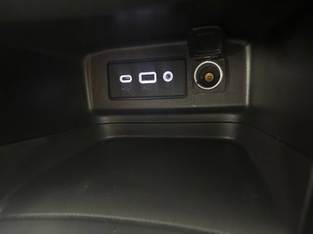 Used 2023 Chevrolet Equinox LT FWD image 26