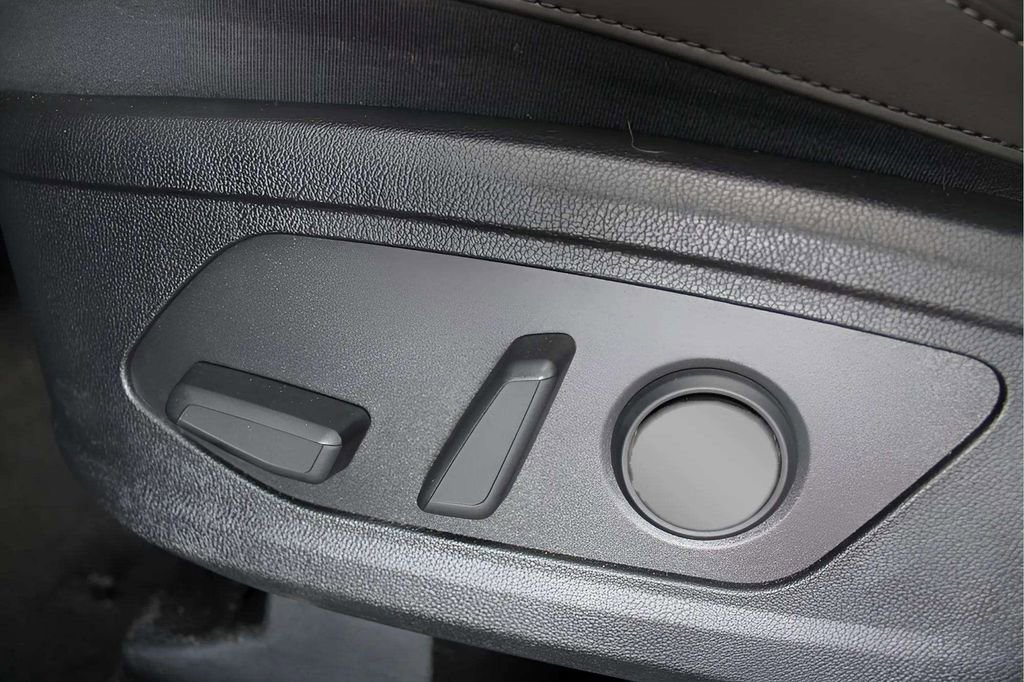 New 2025 Kia Sorento S w/ Panoramic Sunroof Package image 37