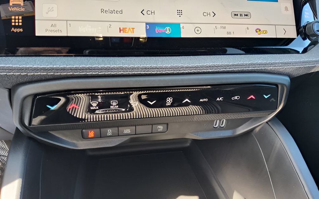 New 2026 Jeep Cherokee Laredo AWD/4WD image 14