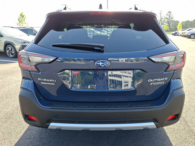 Certified 2023 Subaru Outback Touring AWD/4WD image 7