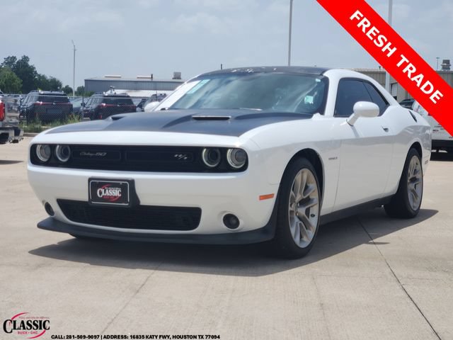 Used 2020 Dodge Challenger R/T RWD image 3