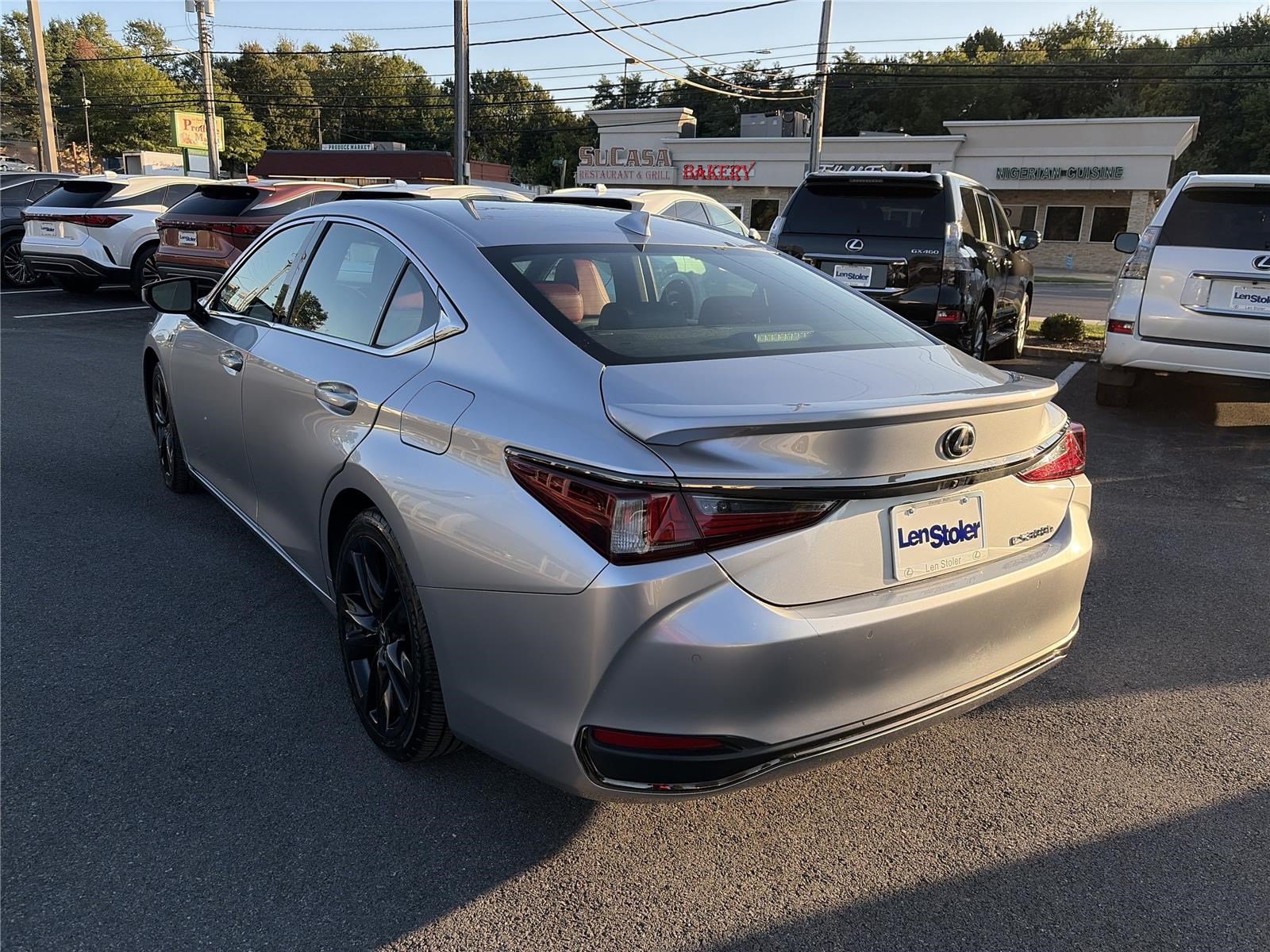 Used 2023 Lexus ES 300h F Sport w/ Accessory Package (Z2) FWD image 3