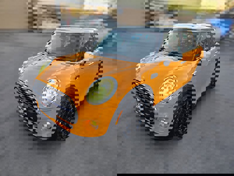 Used 2016 MINI Cooper 4-Door Hardtop image 1