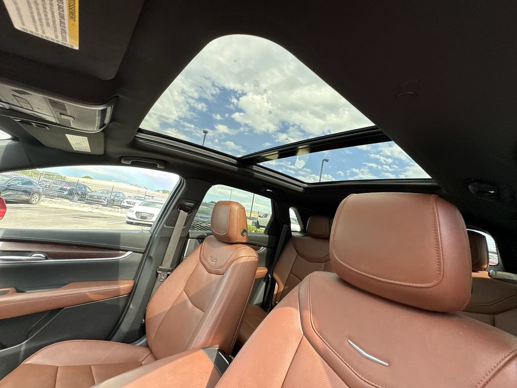 Used 2020 Cadillac XT5 Premium Luxury w/ LPO, Floor Liner Package FWD image 27
