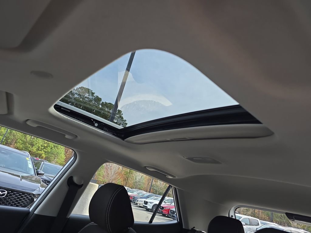 New 2026 Hyundai Venue SEL FWD image 30