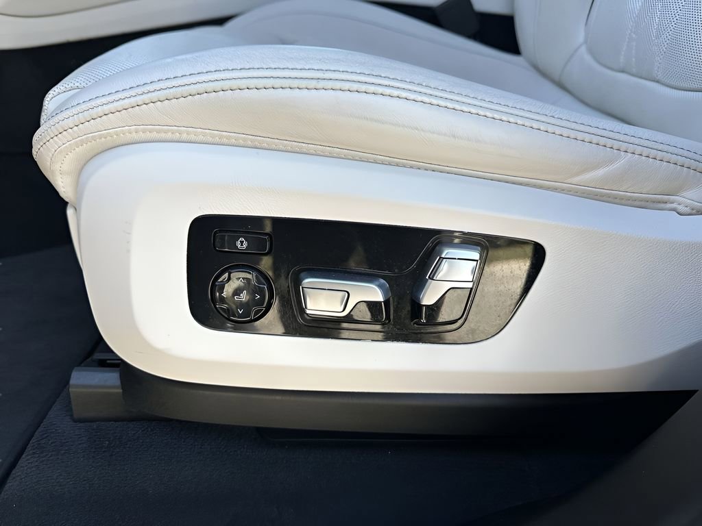 Used 2022 BMW X5 M50i image 16