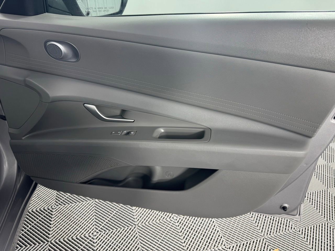 Used 2025 Hyundai Elantra SE image 26