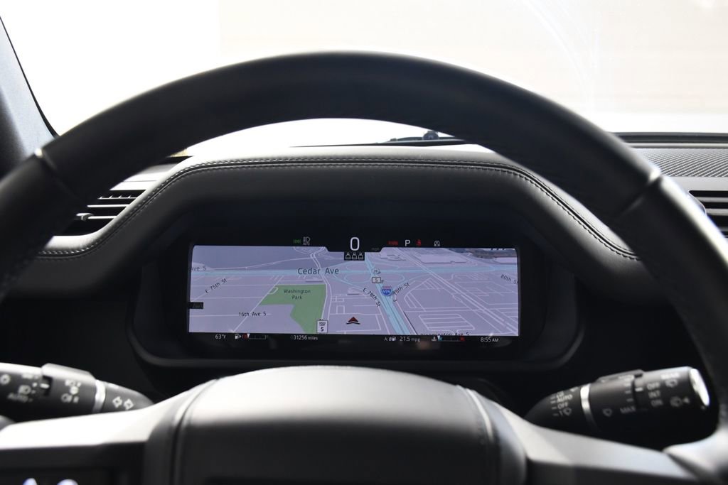 Used 2024 Land Rover Defender 110 X-Dynamic SE image 31