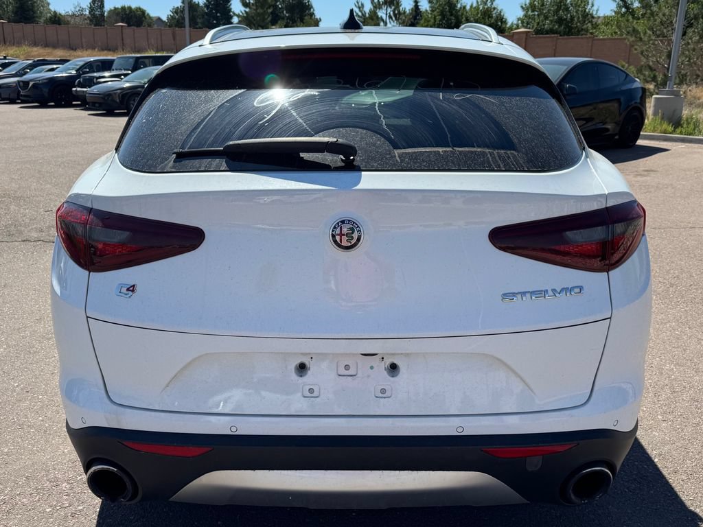Used 2018 Alfa Romeo Stelvio Ti AWD/4WD image 5